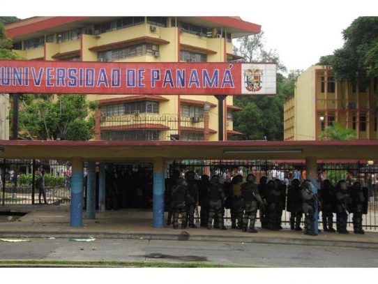 Universidad de Panamá prepara demanda contra la Policía Nacional