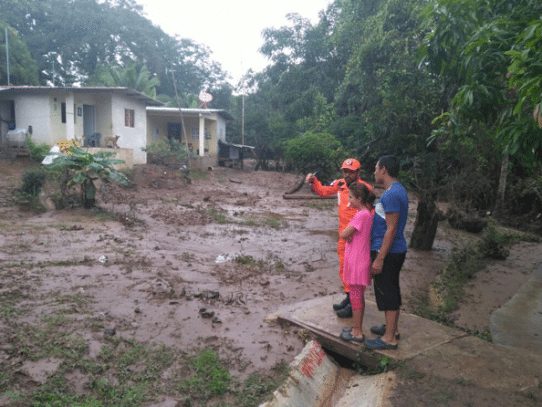 Afectados por lluvias en Panamá Oeste reciben asistencia humanitaria