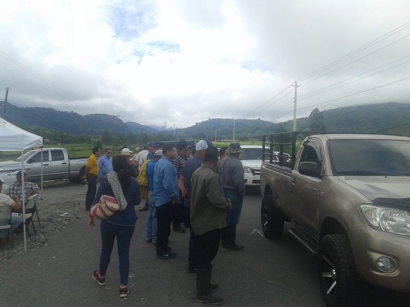 Productores agrícolas cierran la carretera Panameriana en Chiriquí