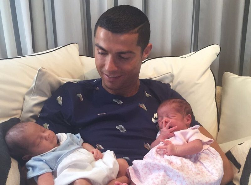 Cristiano Ronaldo renunciar a jugar un partido para conocer a sus gemelos