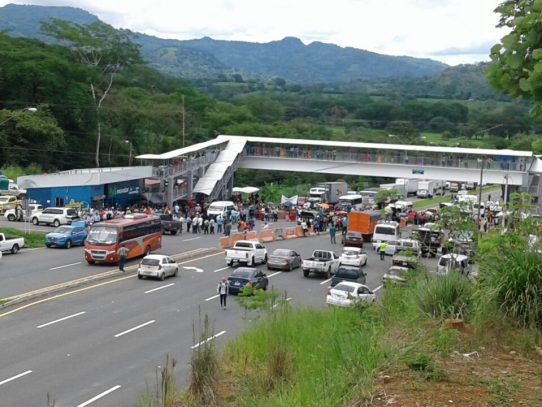 Inicia negociación para apertura de la Vía Panamericana en San Félix