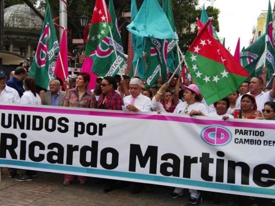 Miembros del CD marchan en solidaridad a Martinelli