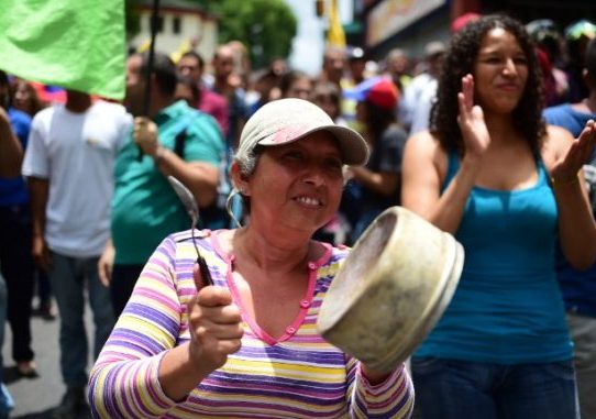Marcha opositora de ollas vacías para denunciar el hambre en Venezuela