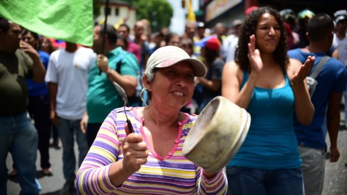 Marcha opositora de ollas vacías para denunciar el hambre en Venezuela