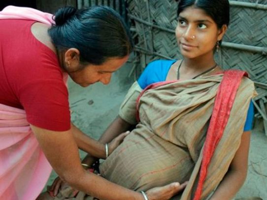 Mujeres en India dicen que si está embarazada, evite carne, huevos y lujuria