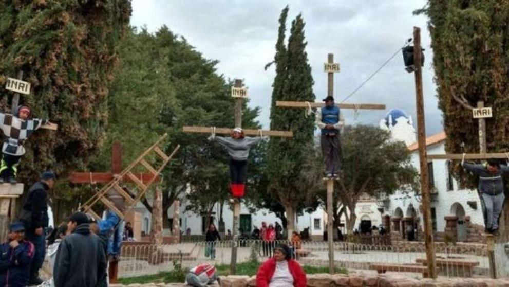 Crucificaron a un niño de 9 años durante tres horas en un acto escolar