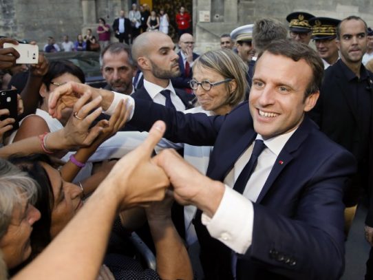 Dimite el jefe del Estado Mayor de Francia tras un roce con Macron