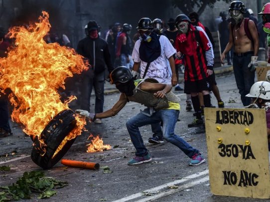 Un muerto en fuertes disturbios en huelga contra Constituyente en Venezuela