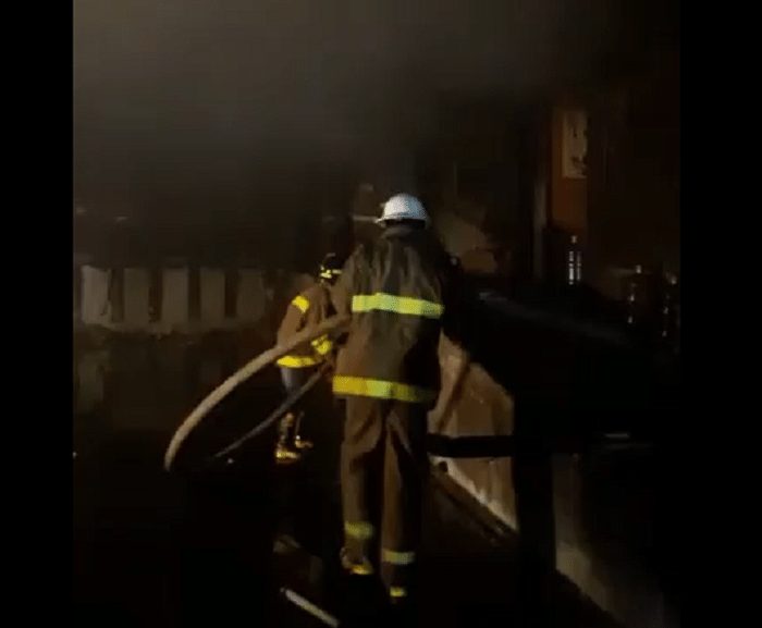 Bomberos logran controlar voraz incendio en France Field, Zona Libre de Colón