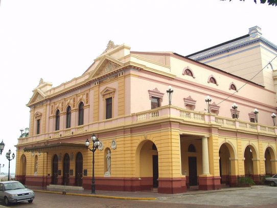 Avanzan trabajos de restauración del Teatro Nacional