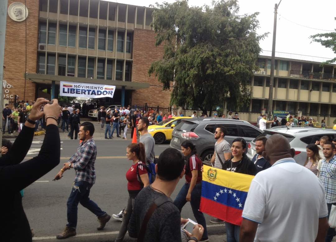 Venezolanos residentes en Panamá votaron en consulta popular de la oposición
