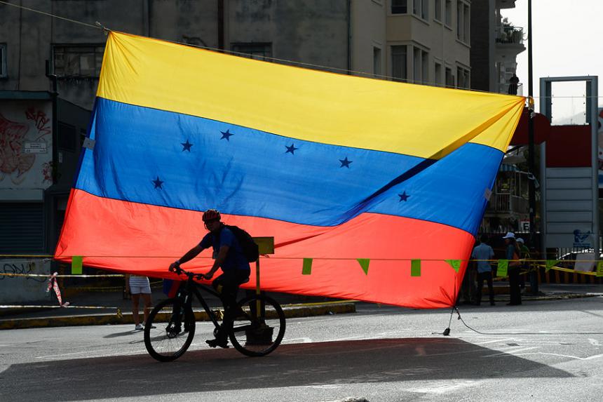 Argentina y EEUU privilegian vías pacíficas para superar crisis en Venezuela