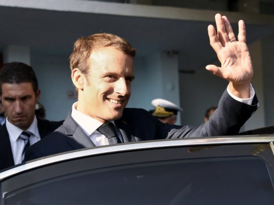 Polémica en Francia por la factura en maquillaje del presidente Macron