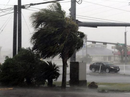 Trump declara emergencia en Louisiana por tormenta Harvey