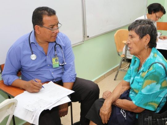 Centenares de personas abarrotan Censo de Salud Preventiva en San Miguelito