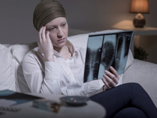 Mujeres con infección crónica de encías tienen más riesgo de padecer cáncer