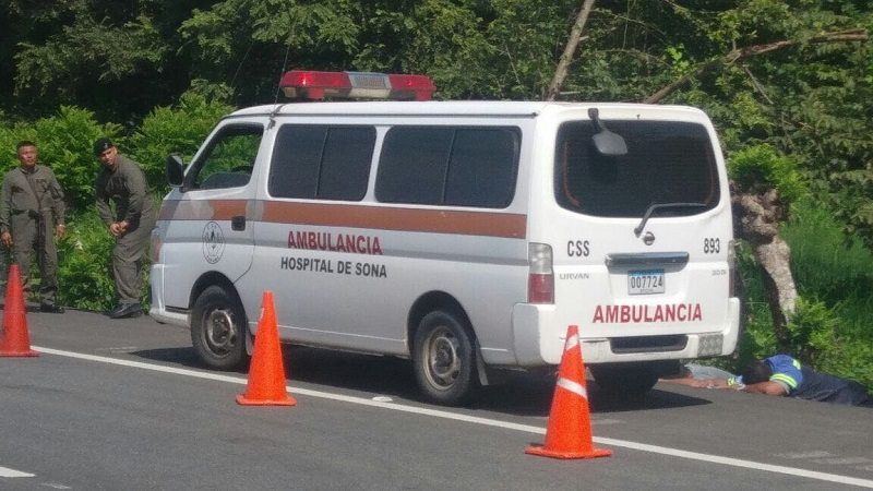 Detienen a tres sujetos por transportar presunta droga en ambulancia de la CSS