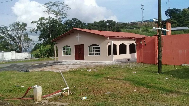Junta comunal construye iglesia con fondos de la descentralización