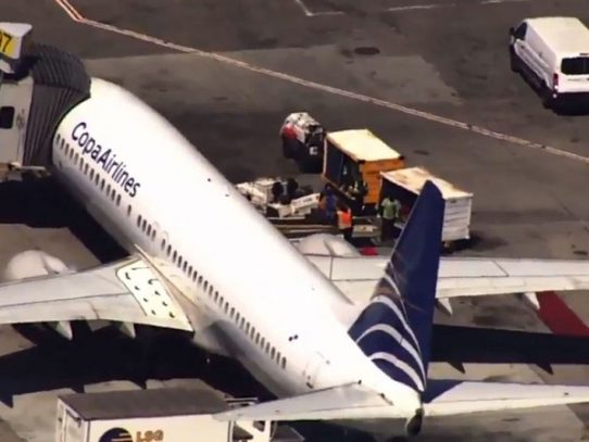 Joven salta de un avión de Copa Airlines tras aterrizar en San Francisco