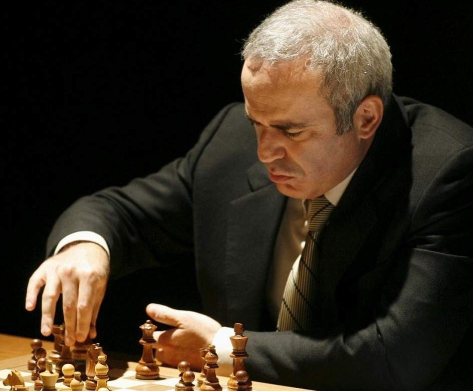 Una partida más para Garry Kasparov, el eterno rey del ajedrez