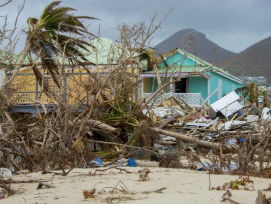 Puerto Rico quedó "arrasado" por el huracán María, dice Trump