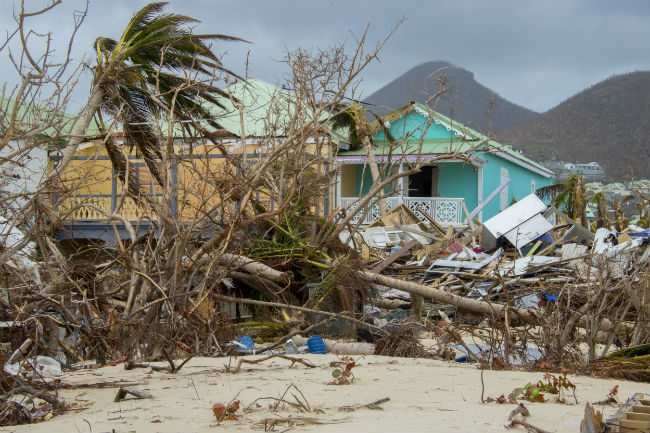 Puerto Rico quedó "arrasado" por el huracán María, dice Trump