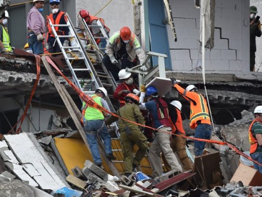 Esperanza de rescatar sobrevivientes de sismo en México rebasa expectativas