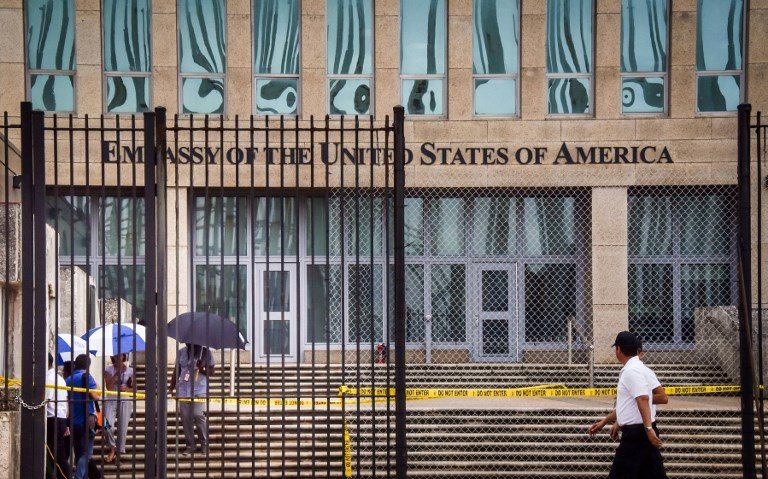 Estados Unidos reduce su embajada en Cuba a la mitad y vuelve a tensar relación