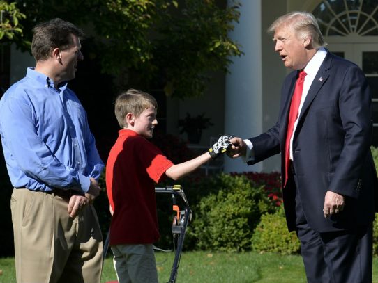 Trump felicita al niño de 11 años que pidió cortar el césped de la Casa Blanca