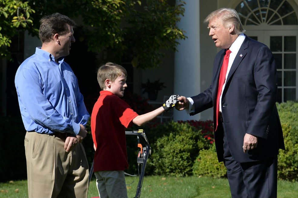 Trump felicita al niño de 11 años que pidió cortar el césped de la Casa Blanca