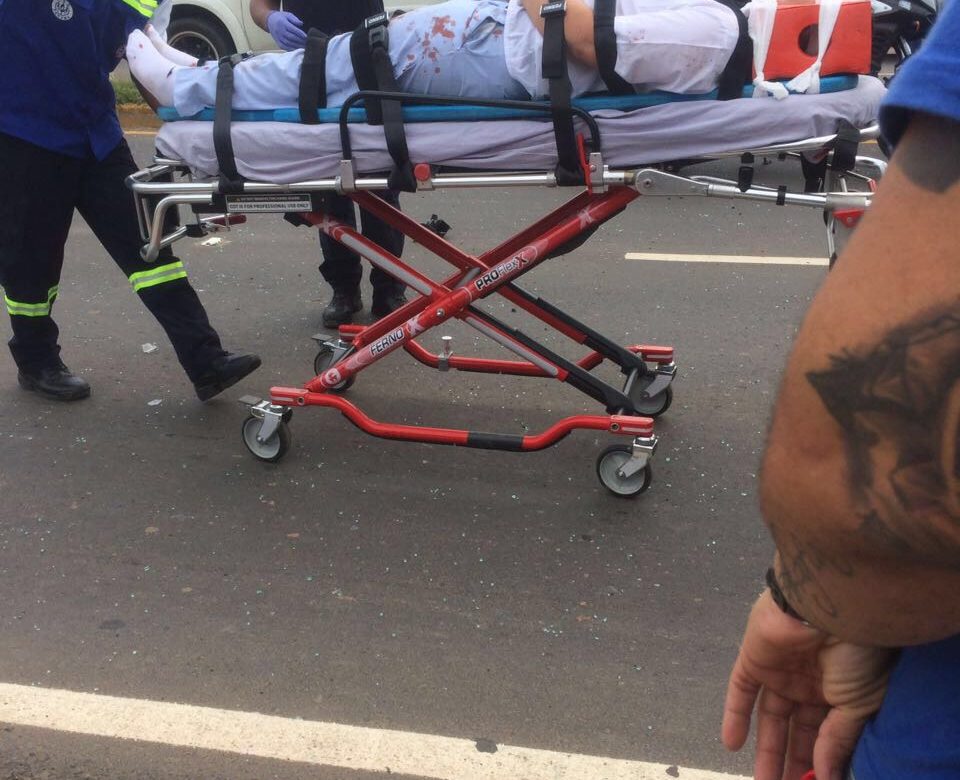Varios heridos de gravedad tras colisión de Mustang con camión articulado en Chitré