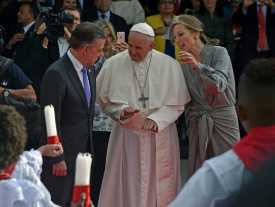 Papa insta a Colombia a "huir de toda tentación de venganza