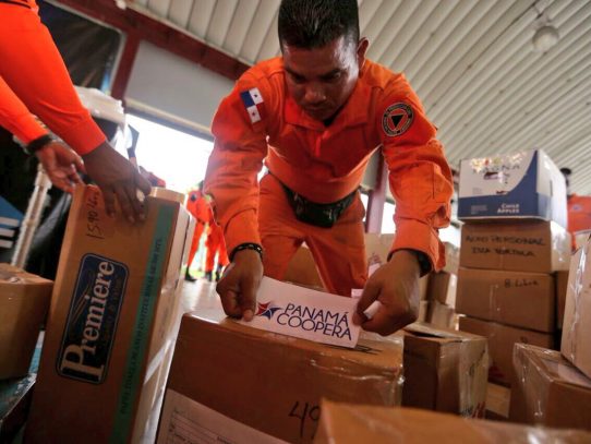 Trasladan ayuda humanitaria a Islas del Caribe para afectados por Huracán Irma