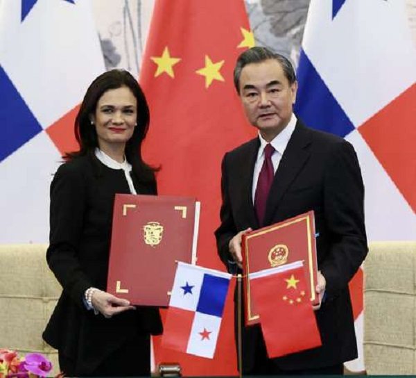 Canciller chino visita Panamá tras establecimiento de lazos diplomáticos