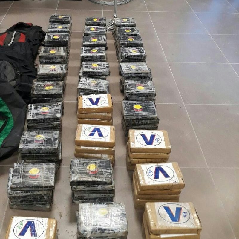 Decomisan más de 100 kilos de droga y un arma de fuego en San Carlos ...