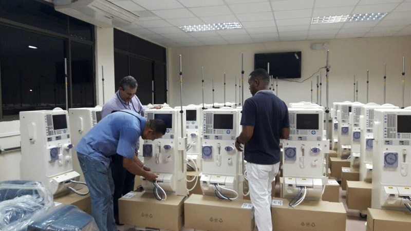 CSS intala 29 nuevas máquinas de hemodiálisis en el hospital Santo Tomás