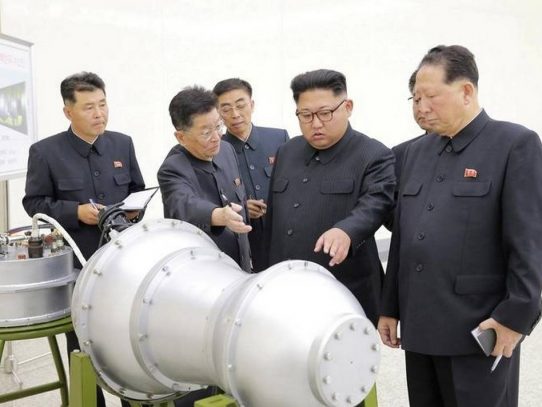 Corea del Norte promete acelerar sus programas militares pese a "maléficas" sanciones