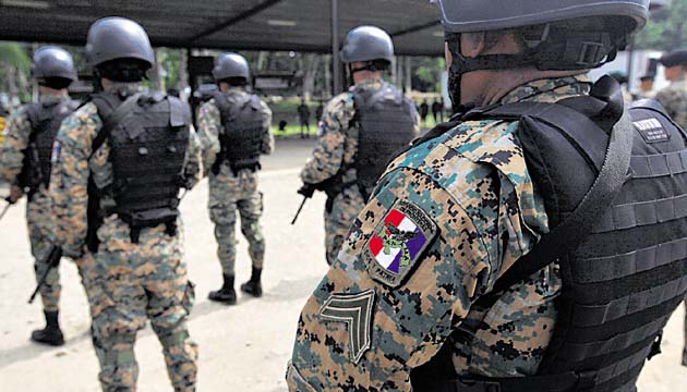 Suspenden compra de uniformes y demás implementos de seguridad al Senafront