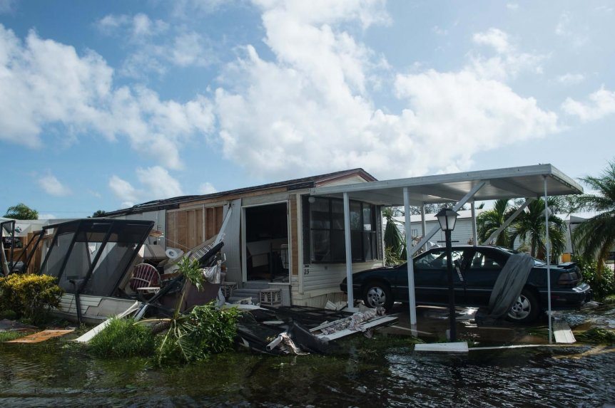 En Florida, las casas prefabricadas pagaron un duro tributo a Irma
