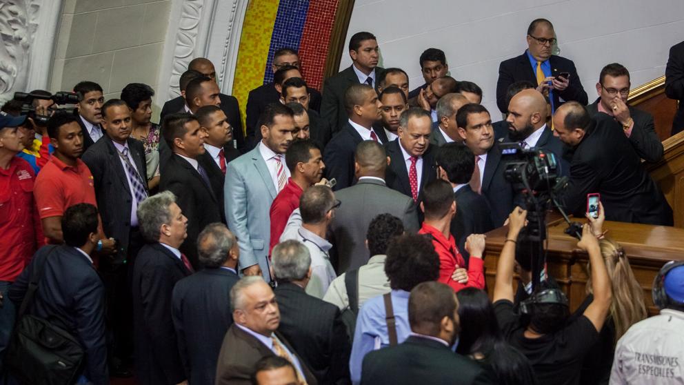 Legisladores chavistas invalidan elección de gobernador opositor en Venezuela