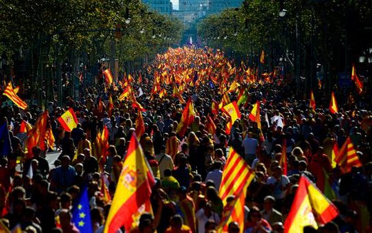 La fiscalía española presenta querella por rebelión contra gobierno catalán cesado