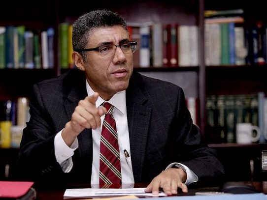 Publio Cortés confirma en Twitter su renuncia a la DGI