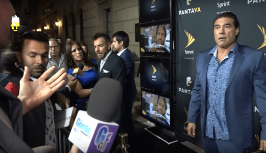 Actor mexicano Eduardo Yáñez enfurece en entrevista y abofetea a un periodista
