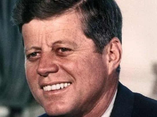 Trump aplaza liberación de algunos archivos "sensibles" sobre asesinato de Kennedy