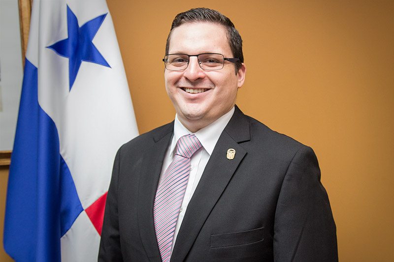 Carlos Rubio asume como ministro encargado de Gobierno