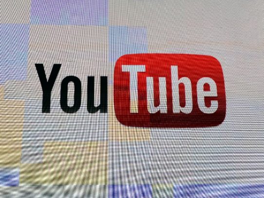 YouTube dejará de recomendar videos engañosos o con teorías falsas