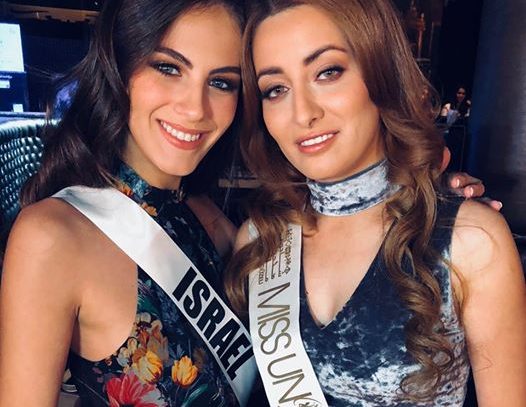 Selfi de mis  Irak y Miss Israel  desatan una guerra en las redes sociales