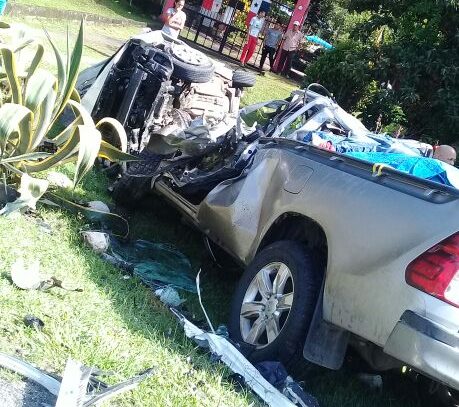 Colisión entre vehículo sedán y pick-up deja tres víctimas fatales en Penonomé