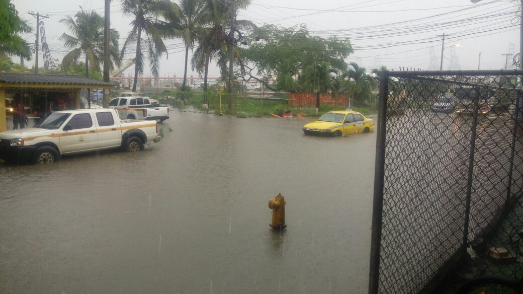 Lluvias provocan inundaciones en Juan Díaz, Chepo, Río abajo y Colón