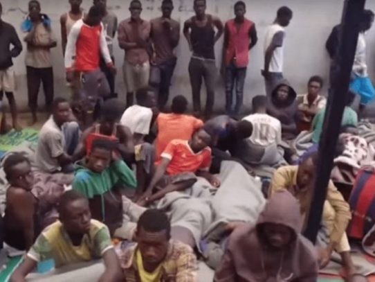 Jefe de ONU "horrorizado" por venta de migrantes como esclavos en Libia